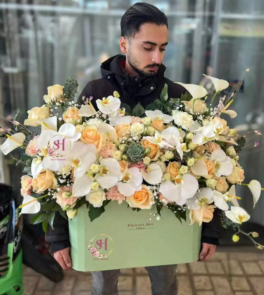 باکس گل تبریک طاها باکس گل تبریک طاها