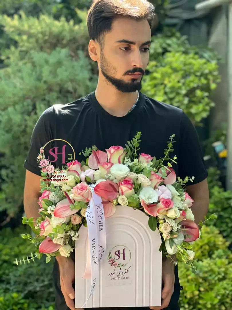باکس گل لاکچری سبز باکس گل لاکچری سبز