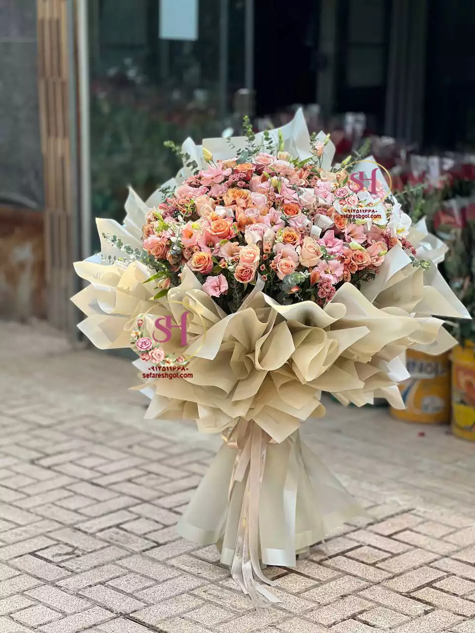 دسته گل تبریک هوری