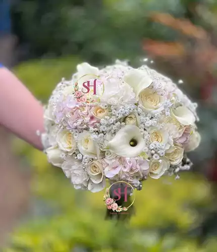 دسته-گل-لاکچری-عروس-380