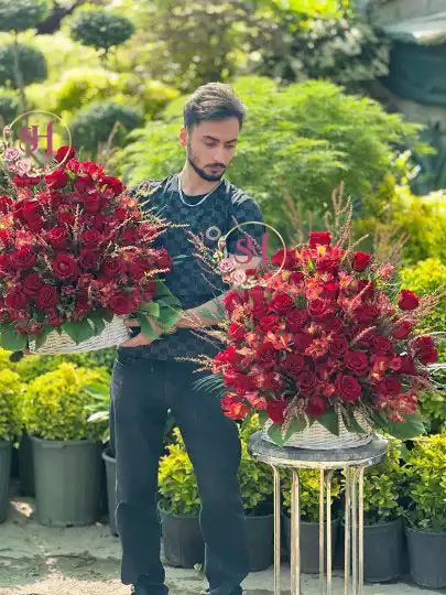 سبدگل رز هلندی قرمز (لاکی)