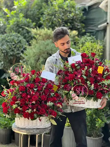 سبدگل-رز-هلندی-قرمز-(لاکی)-106