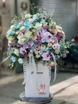 باکس گل اقاقیا باکس گل، سبدگل، گل آرایی، گل آرایی مدرن، باکس گل شیک، باکس گل لاکچری، باکس گل تبریک باکس گل اقاقیا