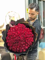 دسته گل تبریک هوری 100شاخه