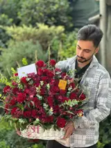 سبدگل رز هلندی قرمز (لاکی)